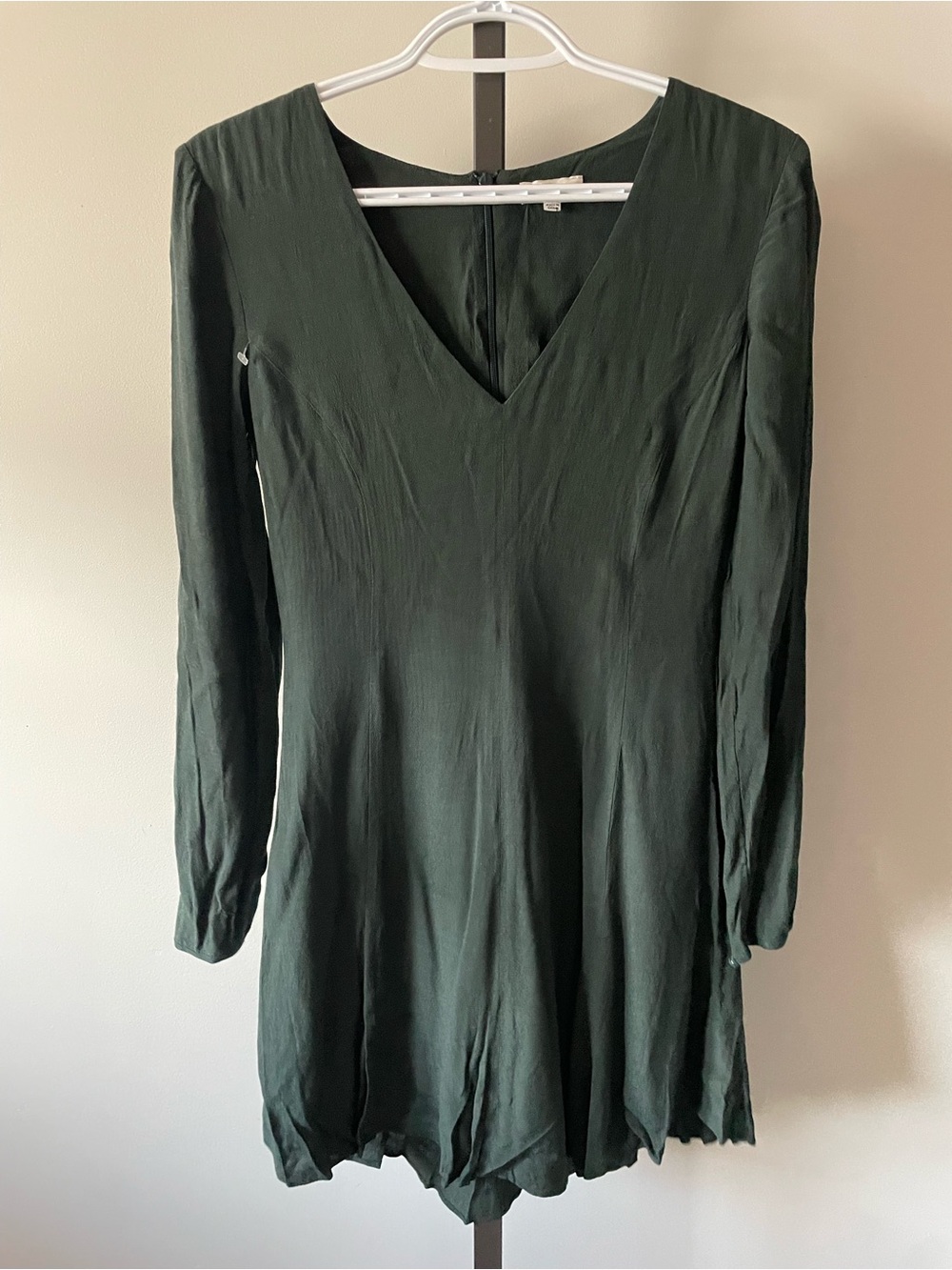NEW Wilfred Forest Green Long Sleeve Mini Dress Vneck 100% Rayon Size 0